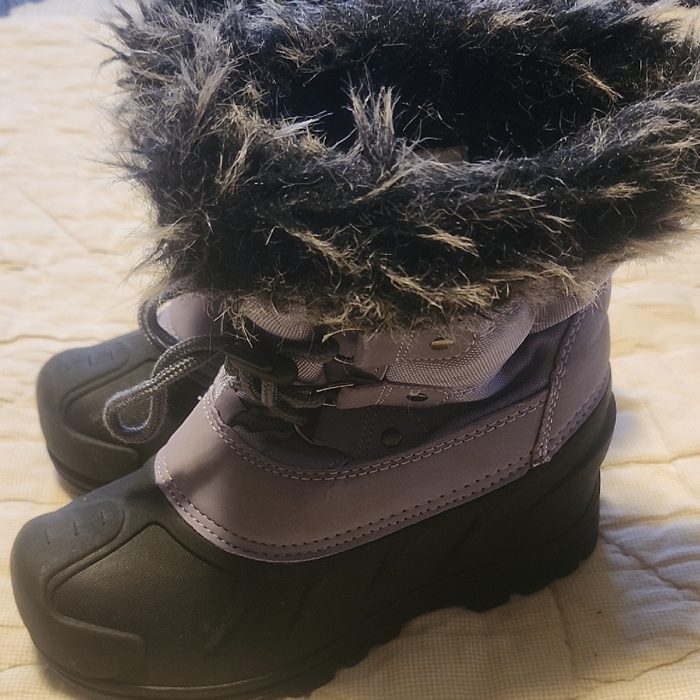 NWOT Itasca Brand Stylish Black and Purple Snow Boots with Faux Fur. Girls SZ 2 - Picture 3 of 7